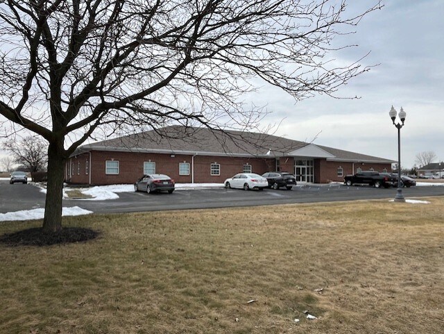 More Photos Of 8415 E 56th St, Indianapolis Office For Sale