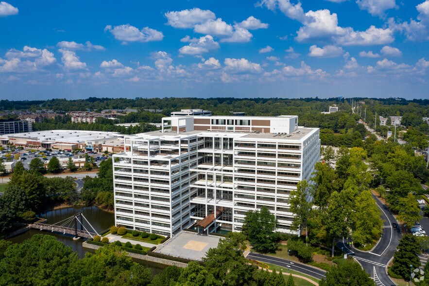 More Photos Of 400 Perimeter Center Ter, Atlanta Office For Lease