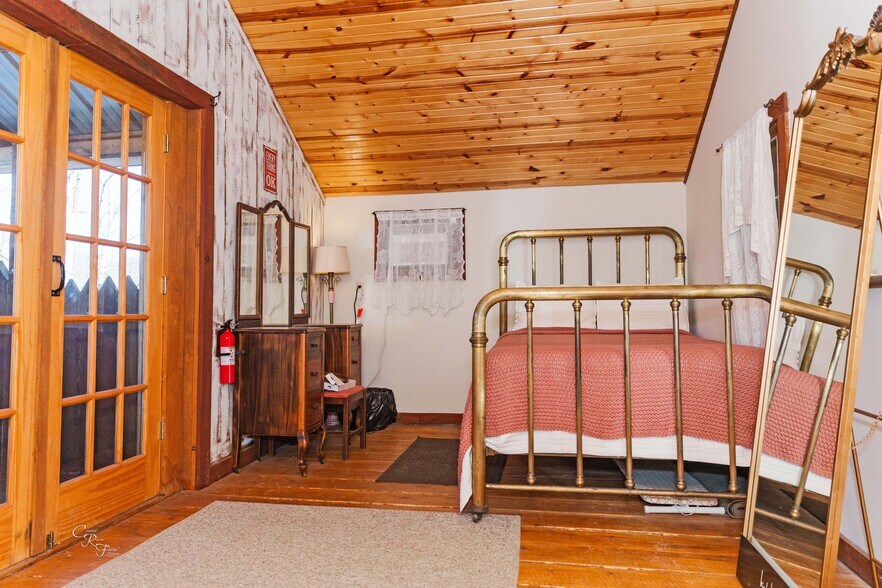 More Photos Of 22413 Highway C, Lawson Specialty For Sale