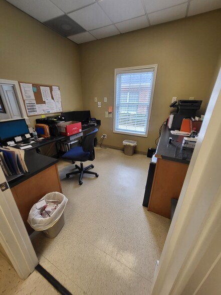 More Photos Of 111 Laurel Creek Rd Se, Calhoun Medical For Lease