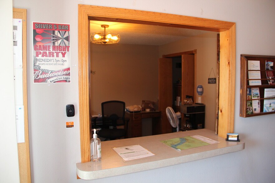 More Photos Of 115 N River St, Chamberlain Hotel For Sale