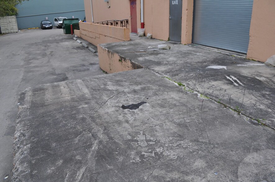 More Photos Of 8347-8369 NW 36th St, Miami Light Distribution For Lease