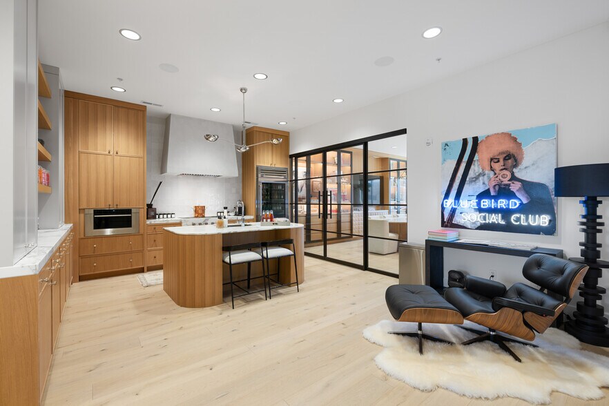 More Photos Of 4554 Forestdale Dr, Park City Light Manufacturing For Sale