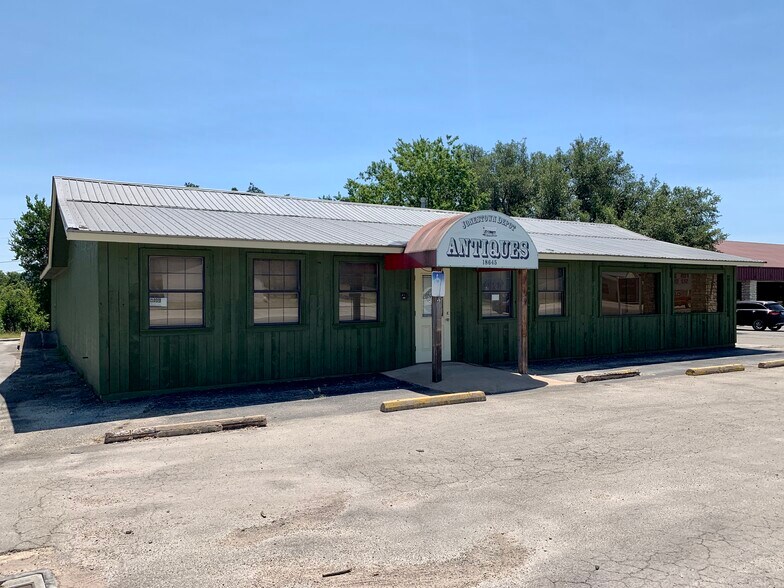 Primary Photo Of 18645 FM 1431, Jonestown Restaurant For Sale