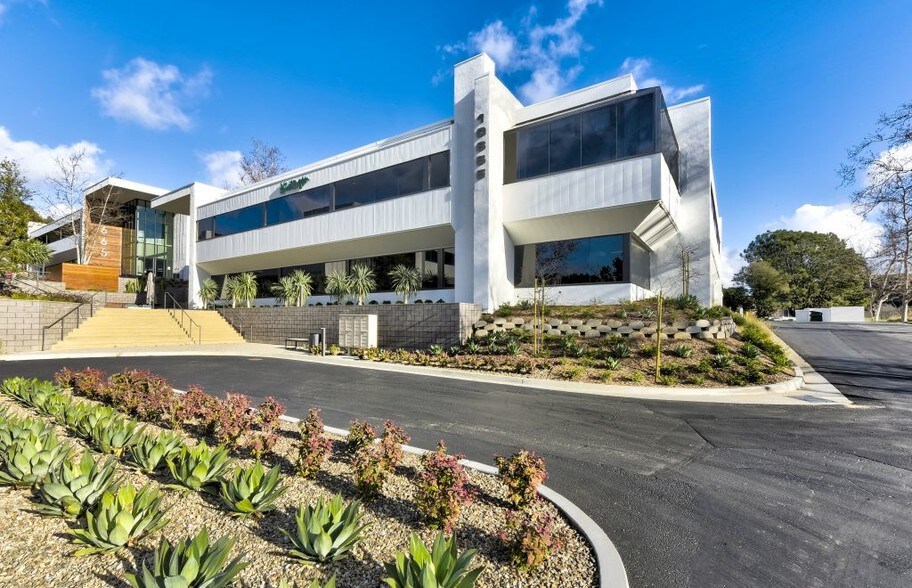 More Photos Of 10655 Sorrento Valley Rd, San Diego Research And Development For Lease