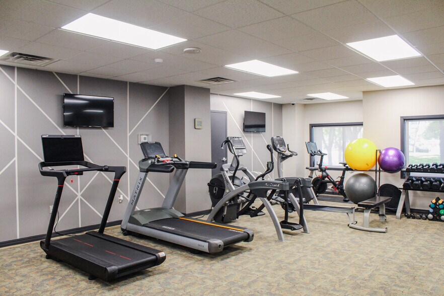 More Photos Of 535 S Burdick St, Kalamazoo Medical For Lease