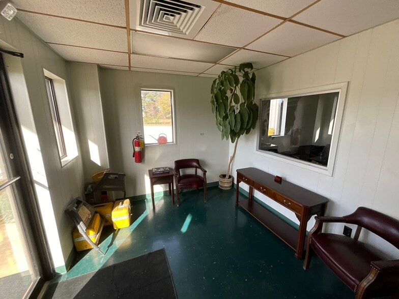 More Photos Of 251 Kelley Dr, Dothan Warehouse For Sale