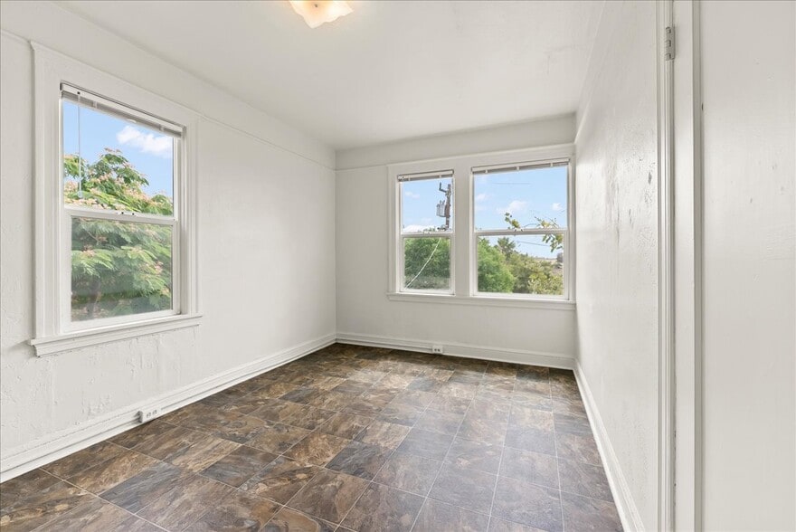 More Photos Of 950 East St, Pittsburg Apartments For Sale