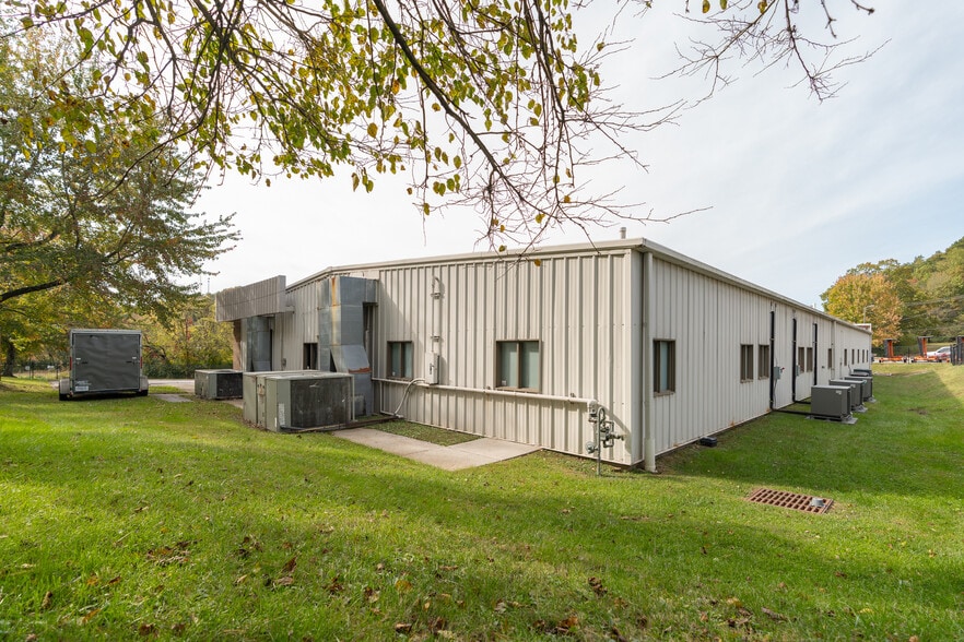 More Photos Of 4440 Walker Blvd, Knoxville Flex For Sale