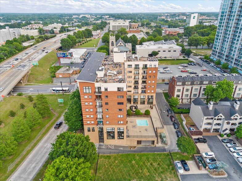 More Photos Of 715 N Church St, Charlotte Office For Sale