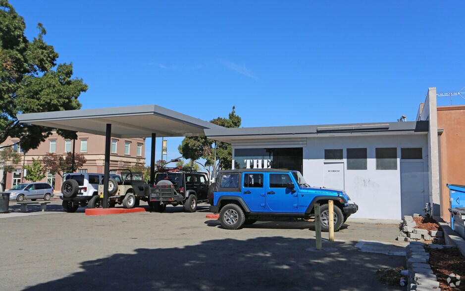 More Photos Of 174 S L St, Livermore Freestanding For Sale