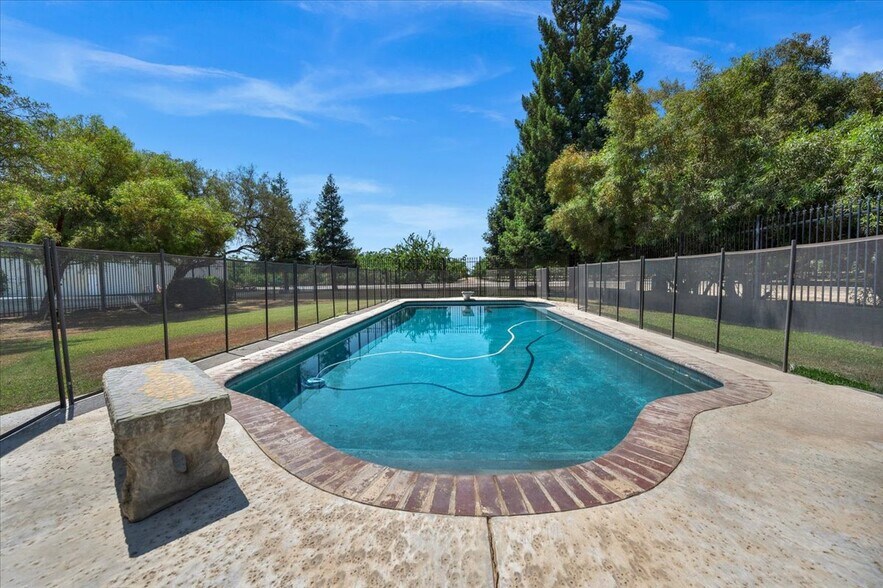 More Photos Of 13715 E Nebraska Ave, Kingsburg Land For Sale