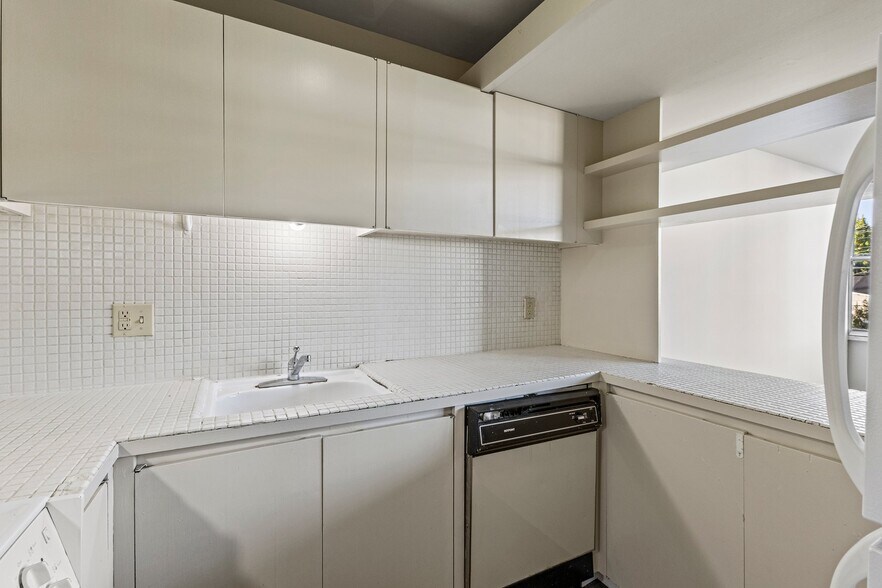 More Photos Of 55 El Camino Real, Burlingame Apartments For Sale