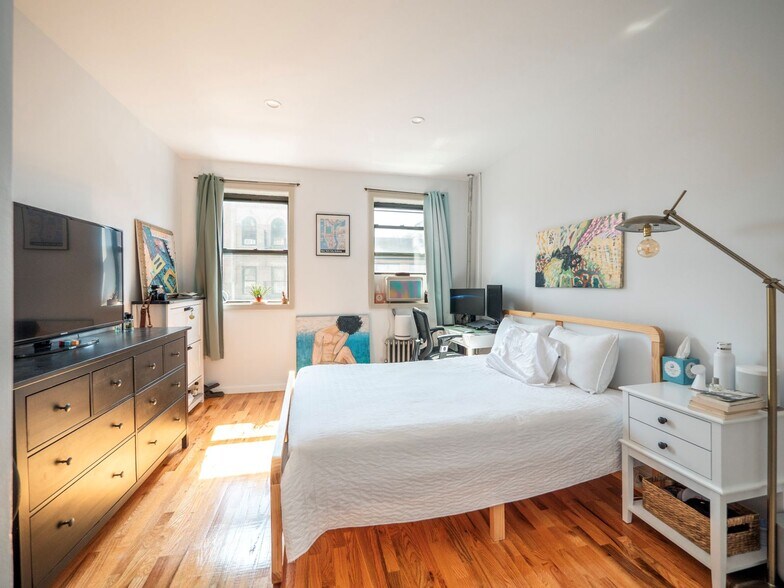 More Photos Of 103 Grattan St, Brooklyn Apartments For Sale