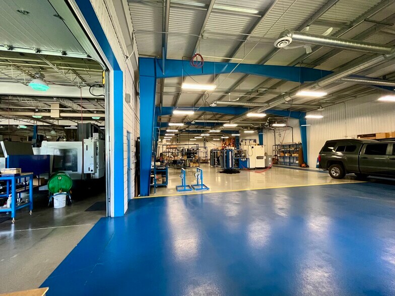 More Photos Of 95 Rankin St, Waterloo Flex For Sale