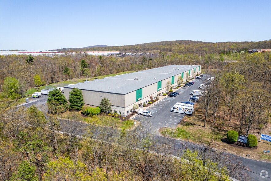 More Photos Of 1200 Sathers Dr, Pittston Distribution For Lease