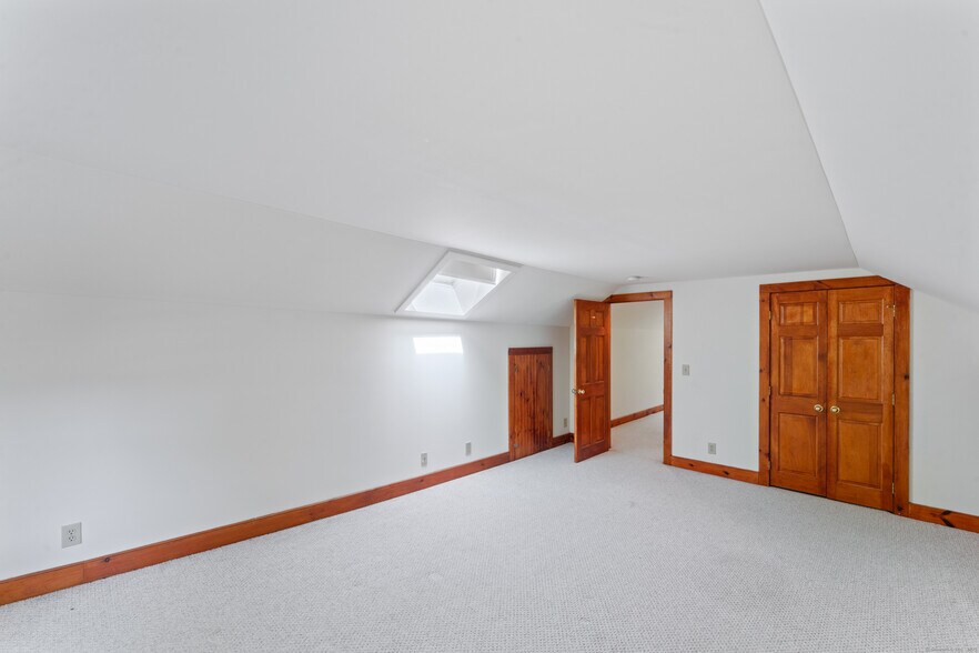 More Photos Of 11 Glen Rd, Sandy Hook Apartments For Sale