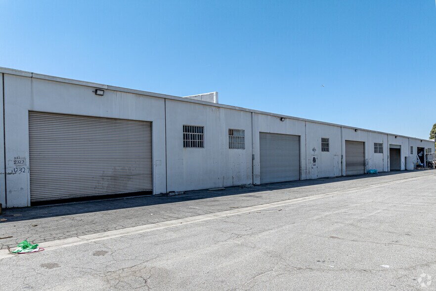 More Photos Of 12309 Telegraph Rd, Santa Fe Springs Warehouse For Lease