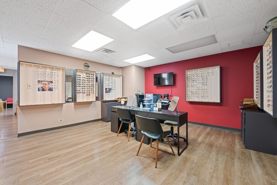 More Photos Of 50 E Washington St, Chicago Office For Sale