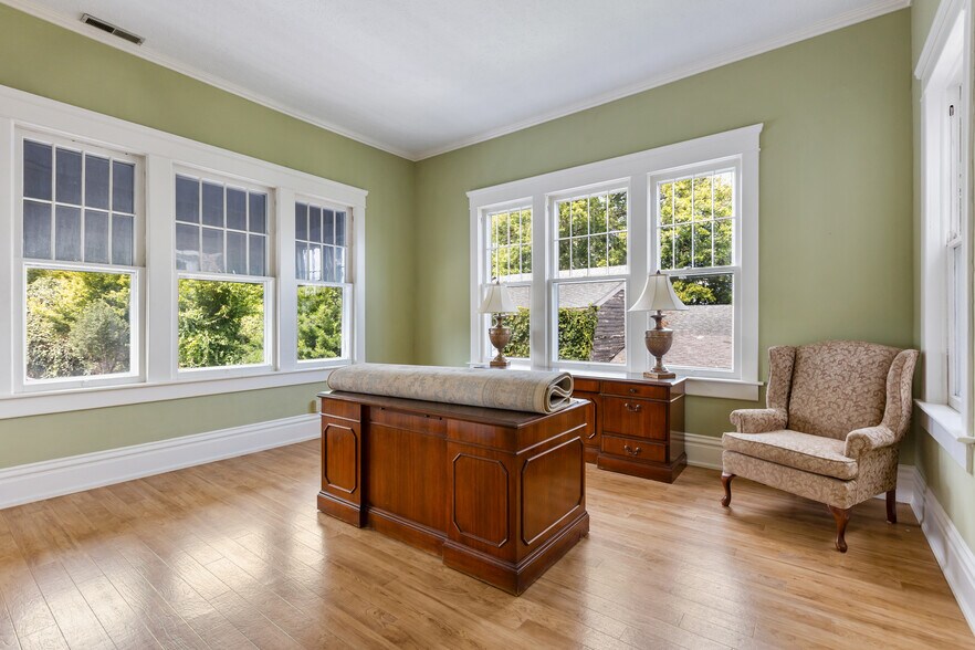 More Photos Of 1542 Frederica St, Owensboro Office Residential For Sale