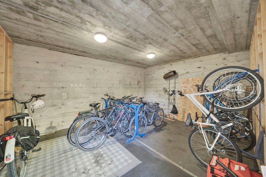 More Photos Of 3719 W 8th Av, Vancouver Apartments For Sale