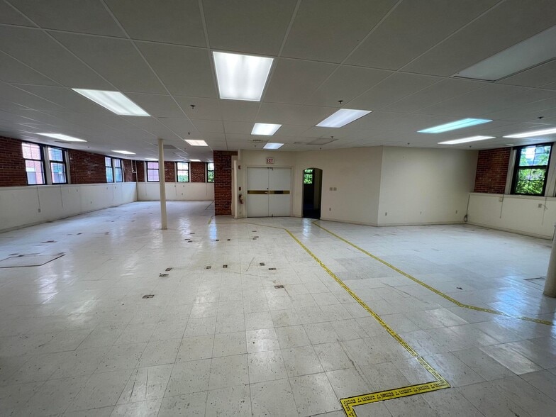 More Photos Of 31 S Main St, Concord General Retail For Sale