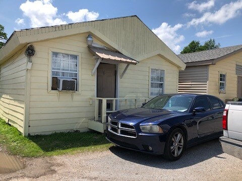 More Photos Of 7418 Chef Menteur Hwy, New Orleans Hotel For Sale