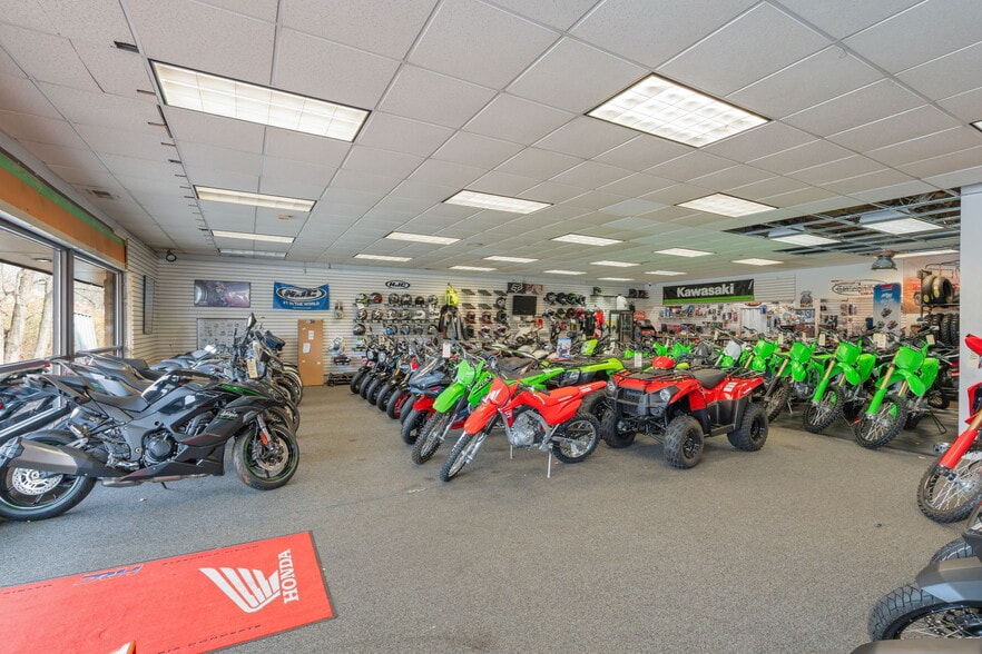 More Photos Of 49 Main St, North Reading Storefront Retail Office For Sale