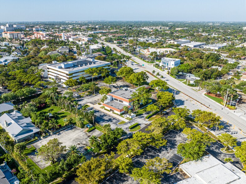 More Photos Of 990-1000 N Federal Hwy, Boca Raton Storefront Retail Office For Lease