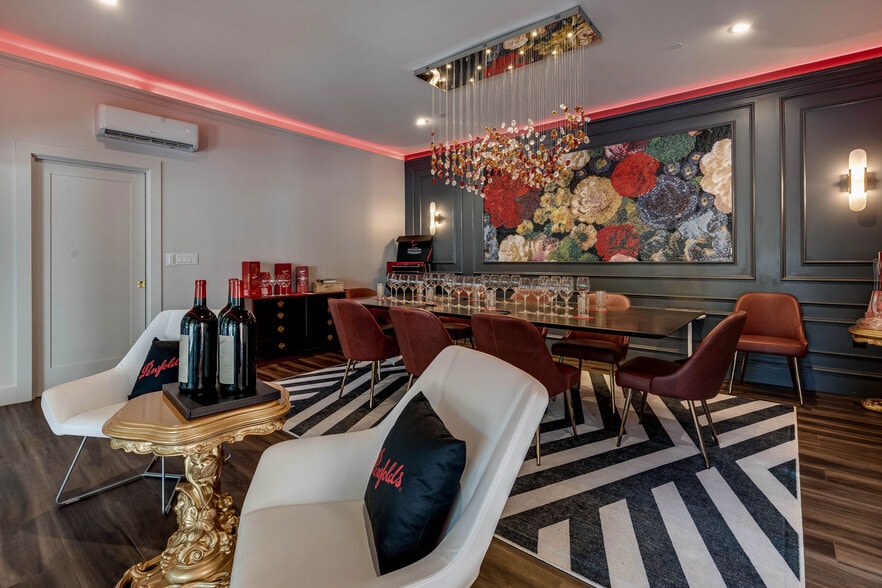More Photos Of 443 Brown St, Napa Hotel For Sale