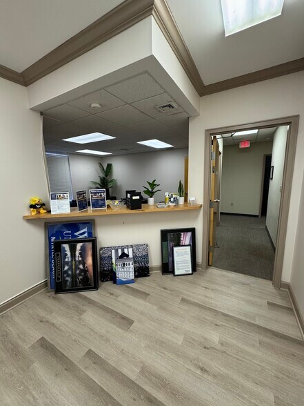 More Photos Of 4589 Oleander Dr, Myrtle Beach Office For Sale