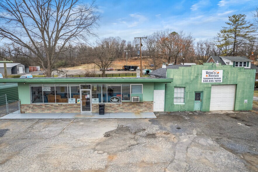 More Photos Of 18719 Old Valley Pike, Edinburg General Retail For Sale