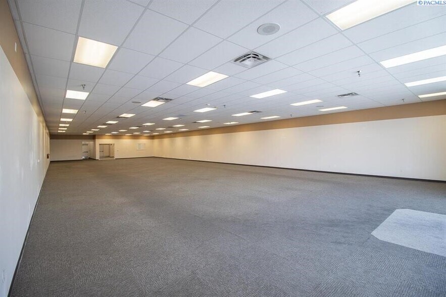 More Photos Of 81 Columbia Point Dr, Richland General Retail For Lease