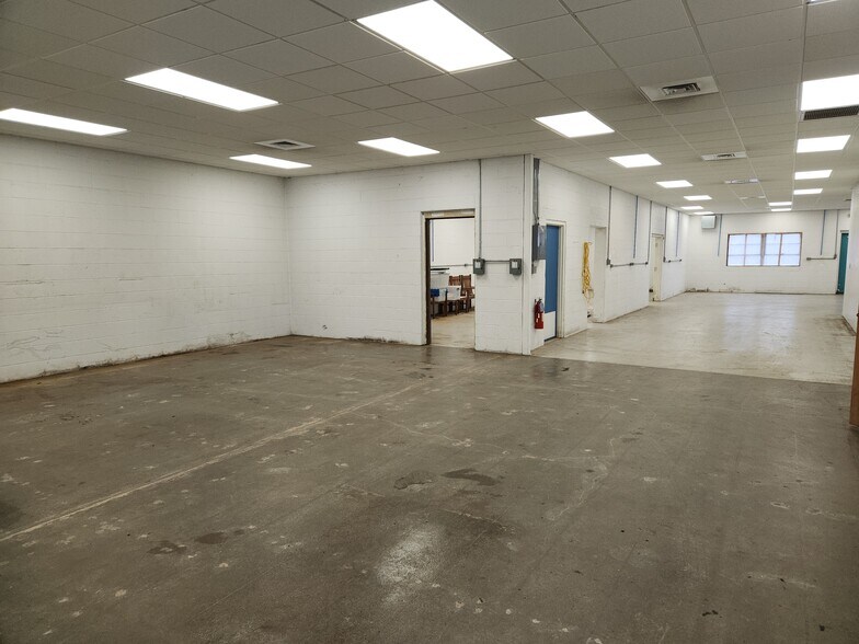 More Photos Of 929 Route 28, Kingston Light Manufacturing For Sale