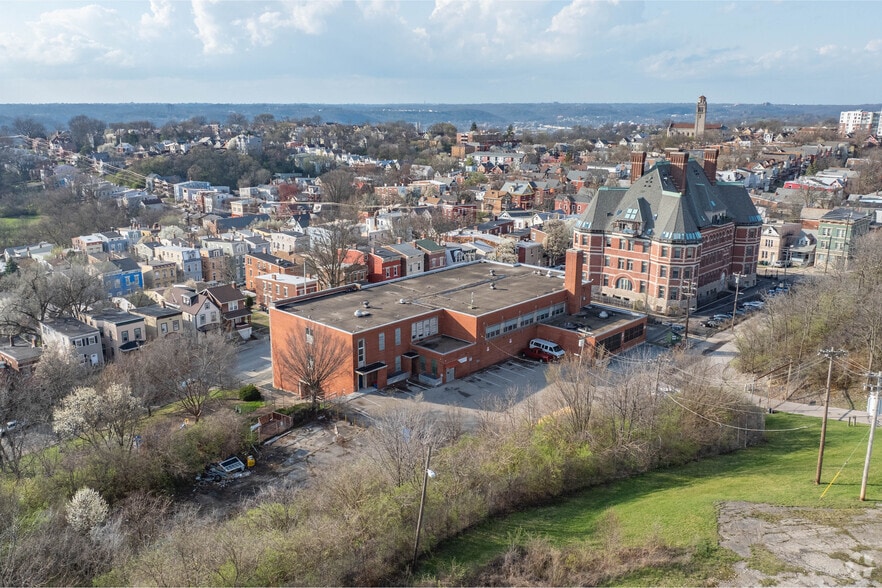More Photos Of 2232 Stratford Ave, Cincinnati Schools For Sale