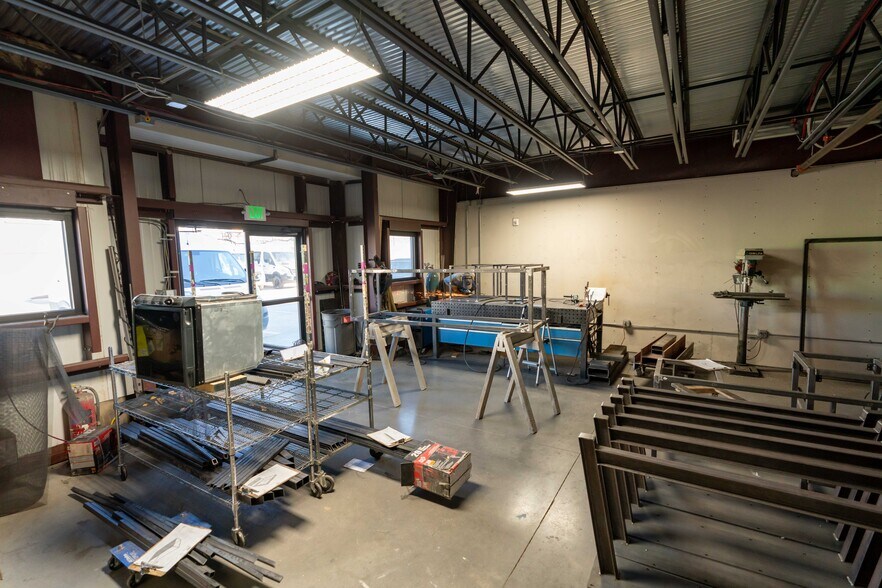 More Photos Of 3000 Airport Dr, Erie Light Manufacturing For Sale