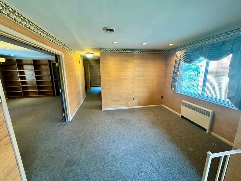 More Photos Of 5856 Glenway Ave, Cincinnati Medical For Lease