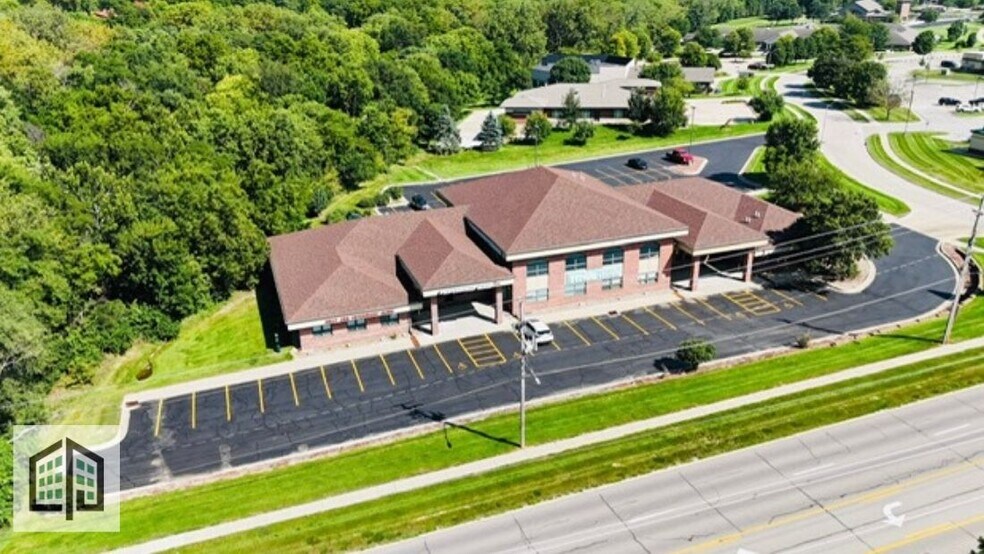 More Photos Of 3001 86th St, Urbandale Medical For Sale