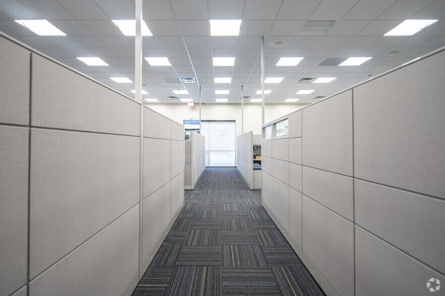 More Photos Of 2701 W Plano Pky, Plano Flex For Lease