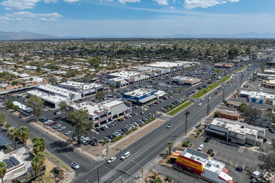 More Photos Of 2960 N Campbell Ave, Tucson Restaurant For Sale