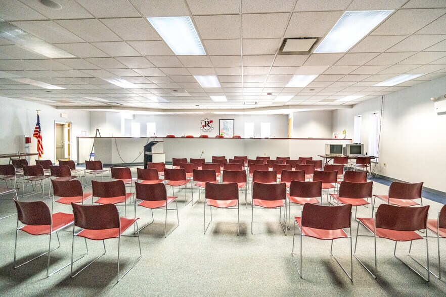 More Photos Of 1000 Church Hill Rd, Pittsburgh Office For Lease