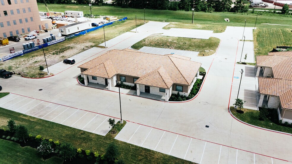 More Photos Of 8525 N Sam Houston Pkwy E, Humble Office For Sale