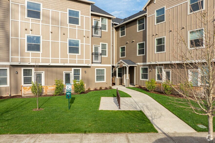 More Photos Of 421 NE 80th Ave, Hillsboro Apartments For Sale