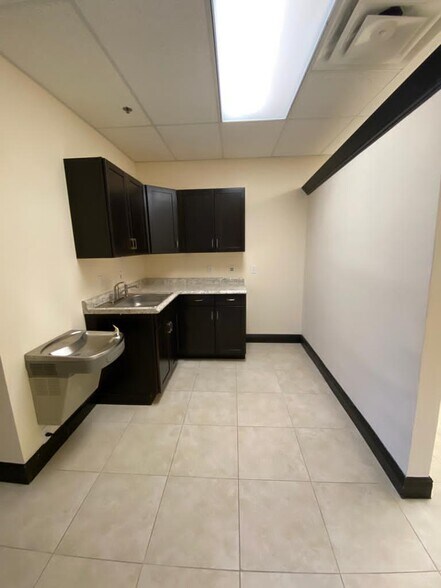 More Photos Of 1490 Sunshadow Dr, Casselberry Loft Creative Space For Lease