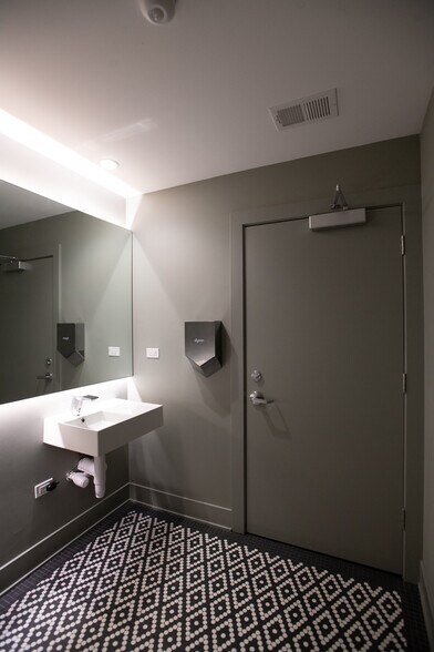 More Photos Of 2753 W Fullerton Ave, Chicago Apartments For Lease