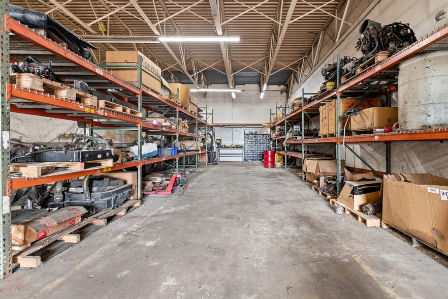 More Photos Of 60 Williams St, Grand River Warehouse For Sale