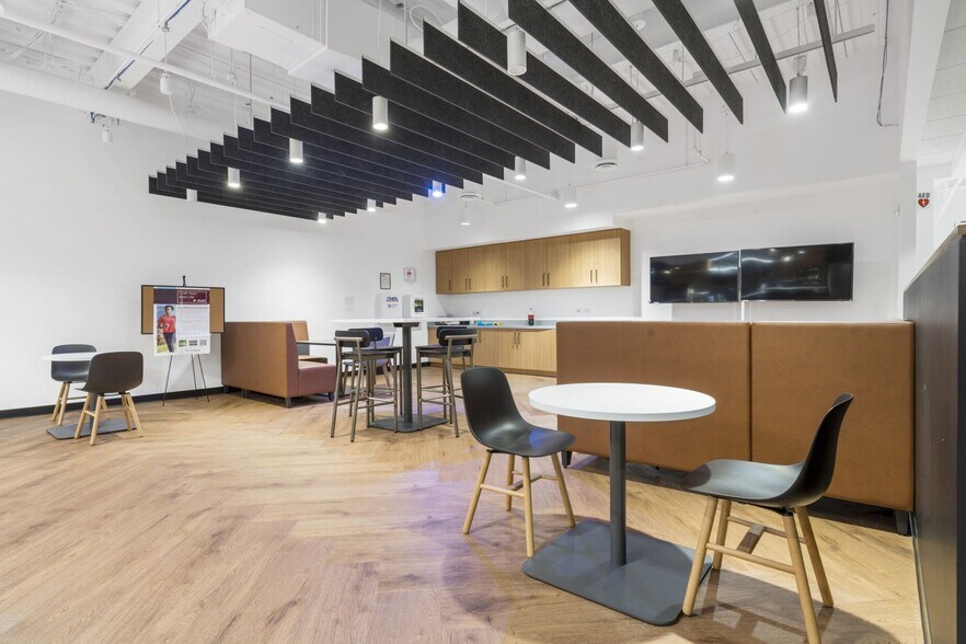 More Photos Of 4100 Wildwood Pky, Atlanta Unknown For Lease