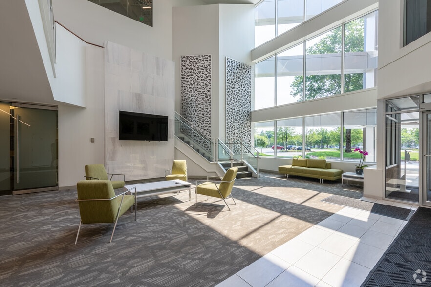 More Photos Of 14 Crosby Dr, Bedford Office For Lease