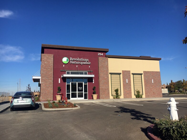 More Photos Of 250 Gibson Dr, Roseville Freestanding For Lease