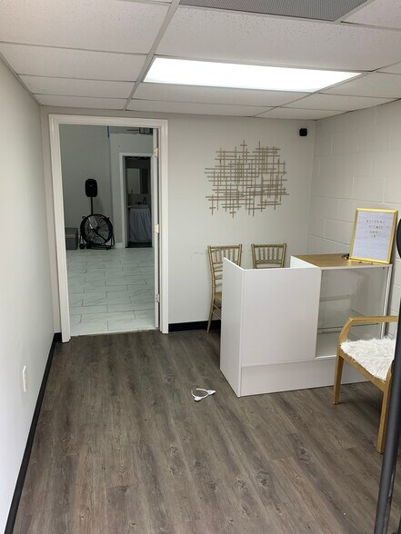 More Photos Of 3365-3367 W Hospital Ave, Chamblee Light Distribution For Lease